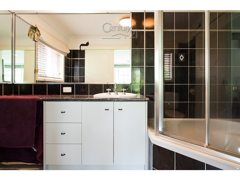 11 School Road, Victoria Point QLD 4165