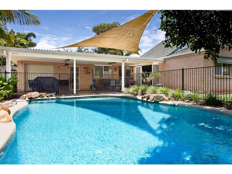 11 School Road, Victoria Point QLD 4165