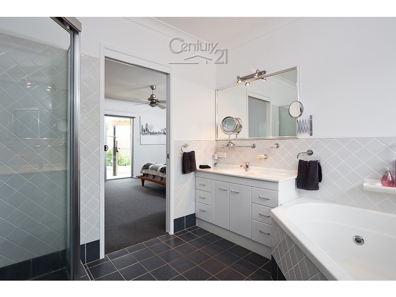 28 Peel Street, Redland Bay QLD 4165