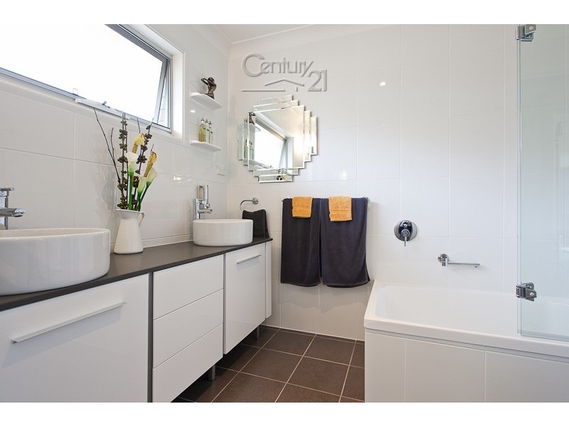 28 Peel Street, Redland Bay QLD 4165