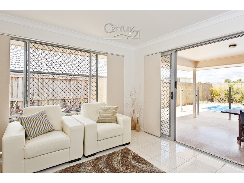 16 Sapium Road, Redland Bay QLD 4165