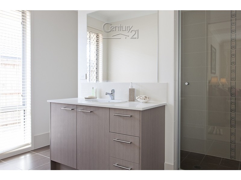 16 Sapium Road, Redland Bay QLD 4165