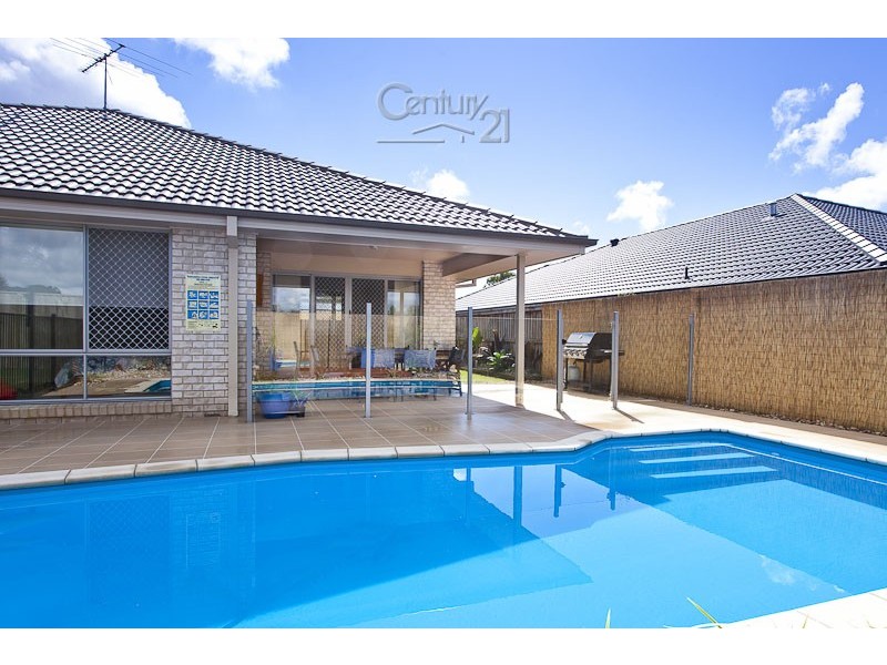 16 Sapium Road, Redland Bay QLD 4165