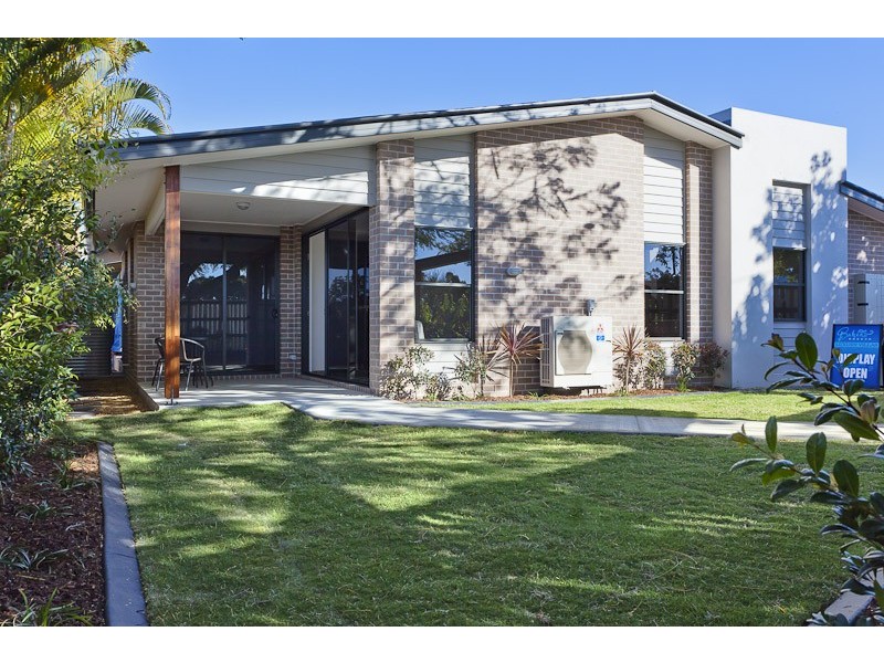 Unit 4 121 Broadwater Tce, Redland Bay QLD 4165