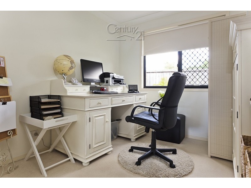 1 Michael St, Redland Bay QLD 4165