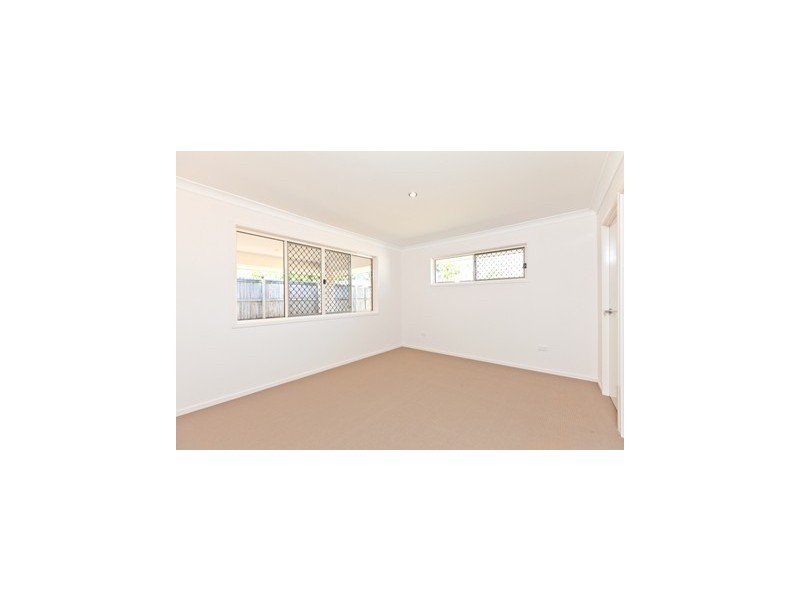 17 Seaholly Crescent, Victoria Point QLD 4165