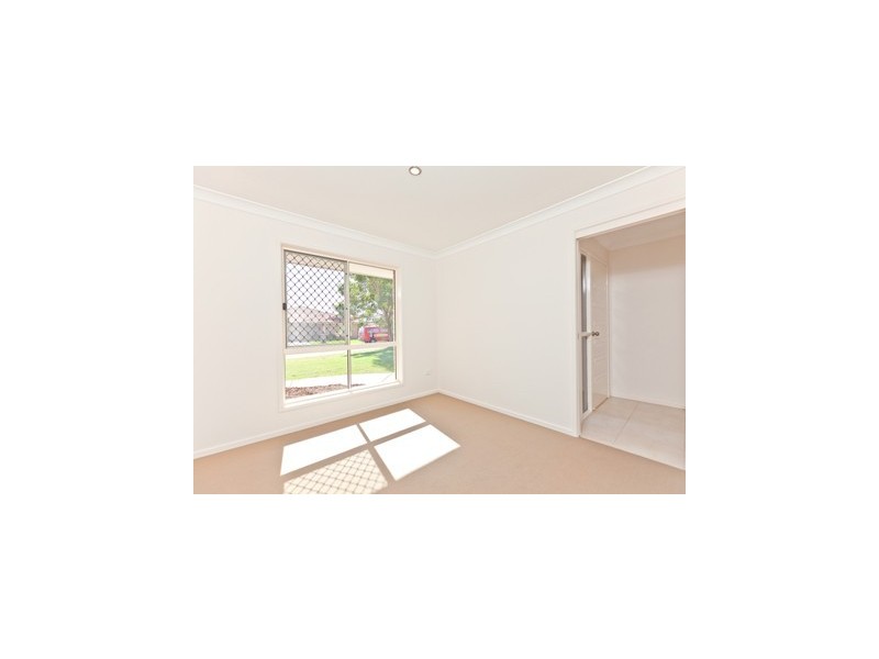 17 Seaholly Crescent, Victoria Point QLD 4165