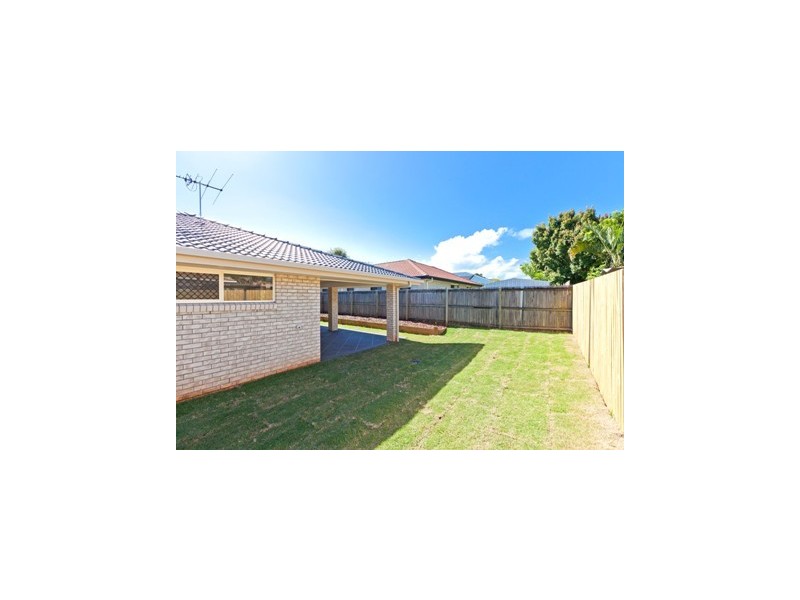 17 Seaholly Crescent, Victoria Point QLD 4165