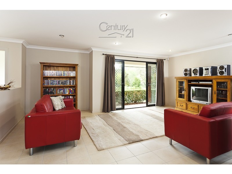 13 Parklink Dr, Redland Bay QLD 4165