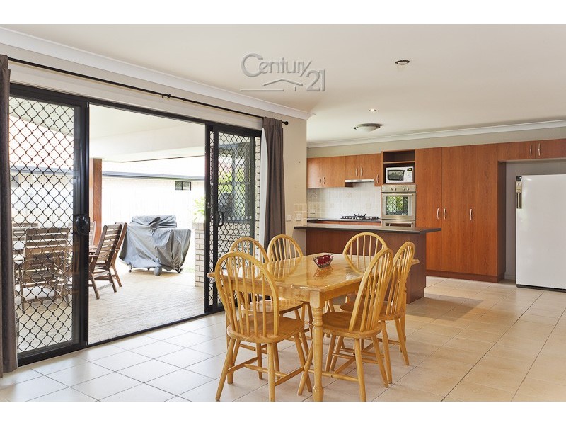13 Parklink Dr, Redland Bay QLD 4165