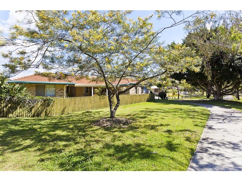 42 Alexander Avenue, Victoria Point QLD 4165