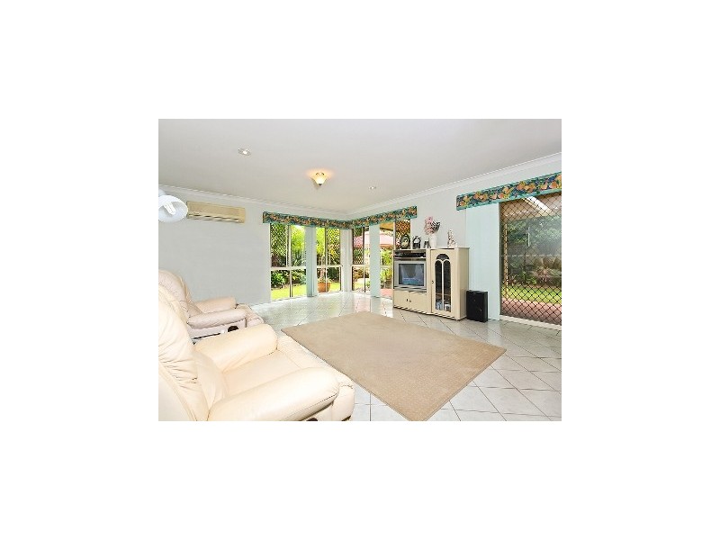 32 Marjorie Buckler Ave, Redland Bay QLD 4165