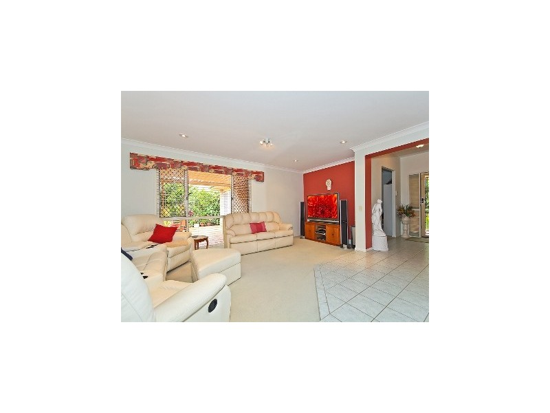 32 Marjorie Buckler Ave, Redland Bay QLD 4165