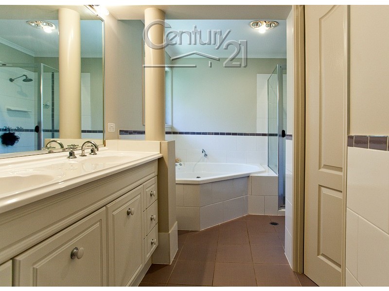 33 Portland Pde, Redland Bay QLD 4165