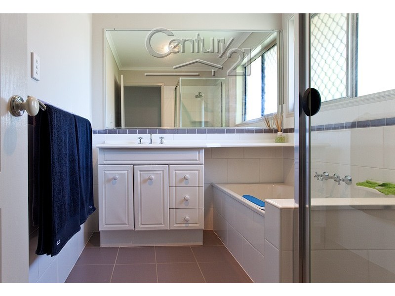 33 Portland Pde, Redland Bay QLD 4165