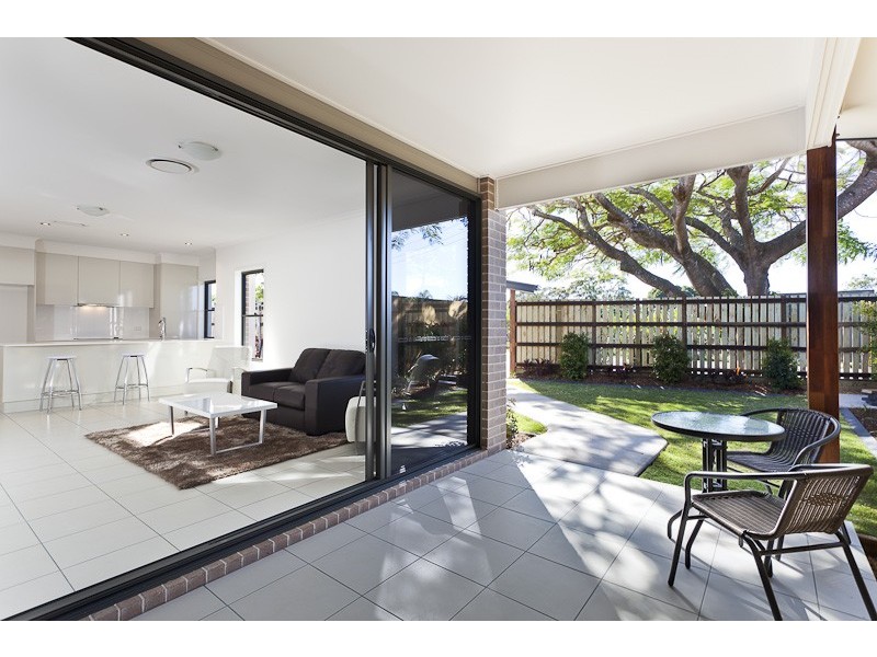 Unit 2,3,5,6 121 Broadwater Tce, Redland Bay QLD 4165