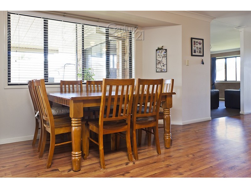 12 Caswell Crescent, Redland Bay QLD 4165