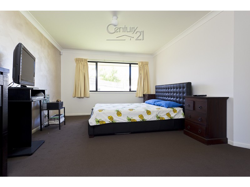 12 Caswell Crescent, Redland Bay QLD 4165