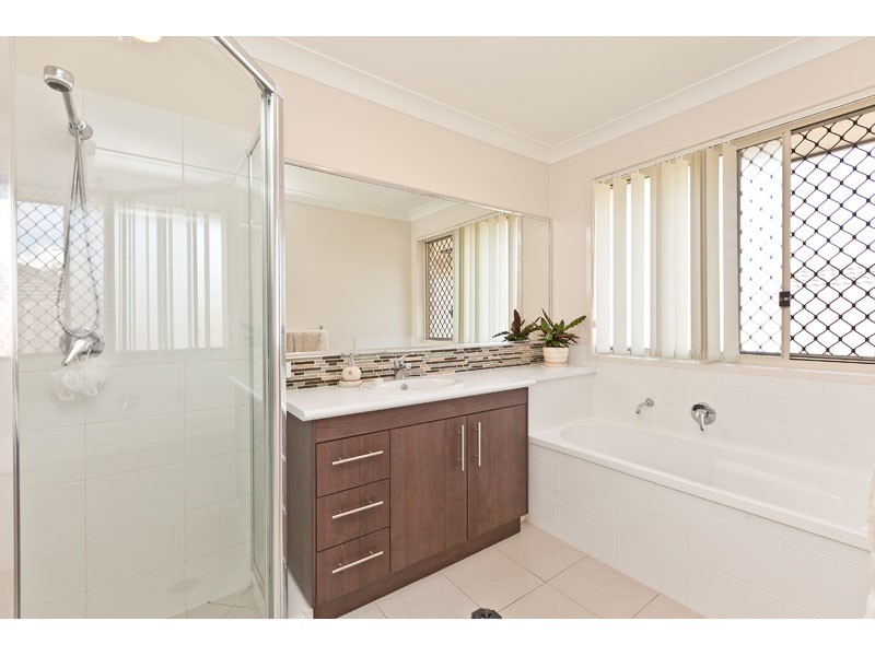 45 Emperor Drive, Redland Bay QLD 4165