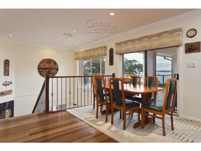 7 The Boulevard, Redland Bay QLD 4165