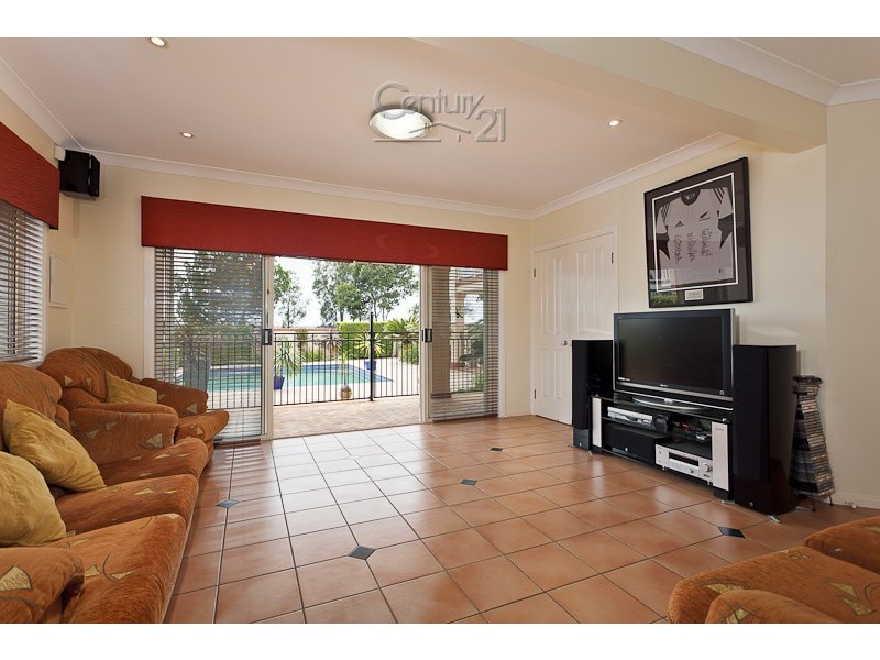 7 The Boulevard, Redland Bay QLD 4165