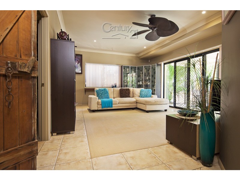 17 The Boulevard, Redland Bay QLD 4165