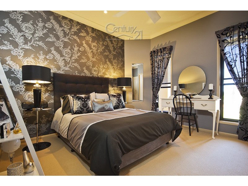 17 The Boulevard, Redland Bay QLD 4165