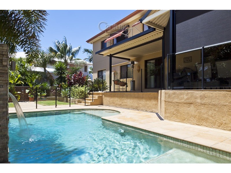 17 The Boulevard, Redland Bay QLD 4165