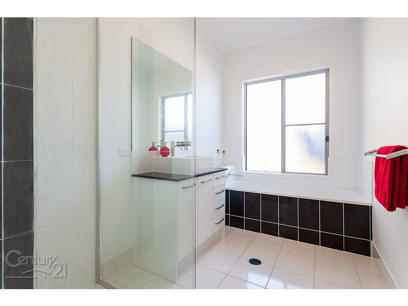 6 Cordia Close, Redland Bay QLD 4165