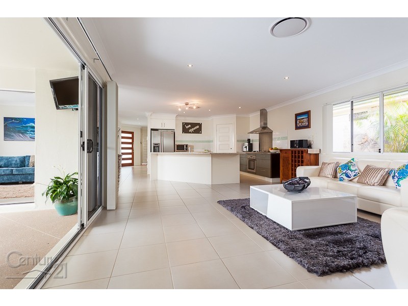 4 Wamsley Close, Redland Bay QLD 4165