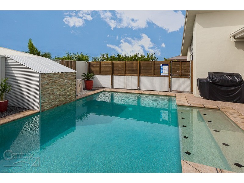 4 Wamsley Close, Redland Bay QLD 4165