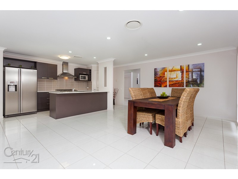 8 Sapium Road, Redland Bay QLD 4165
