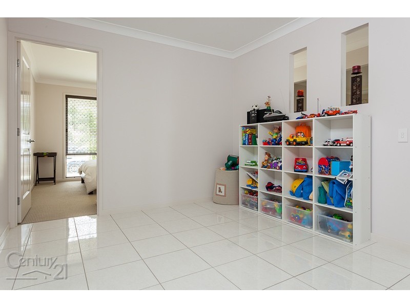 8 Sapium Road, Redland Bay QLD 4165
