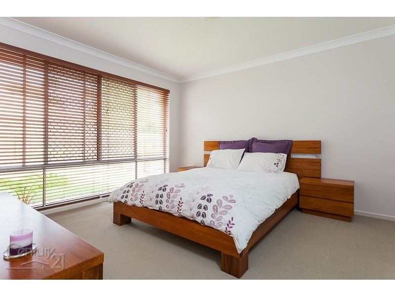 8 Sapium Road, Redland Bay QLD 4165