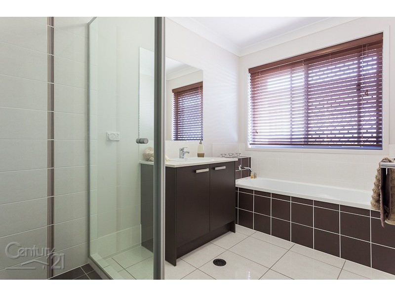 8 Sapium Road, Redland Bay QLD 4165