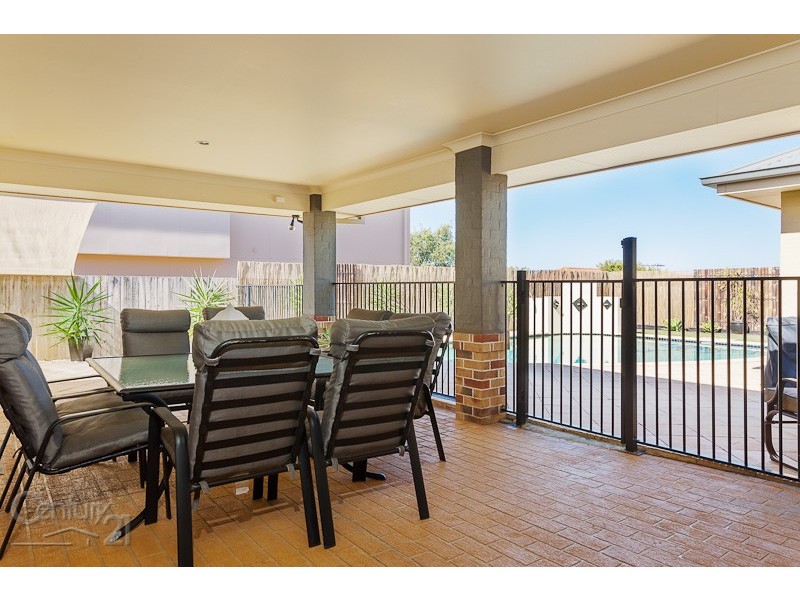 42 Hayman Street, Redland Bay QLD 4165