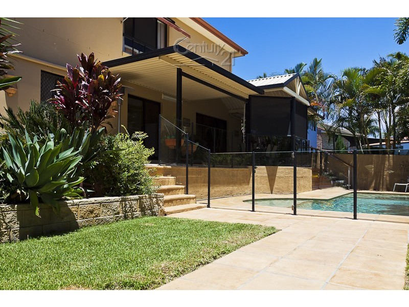 17 The Boulevard, Redland Bay QLD 4165