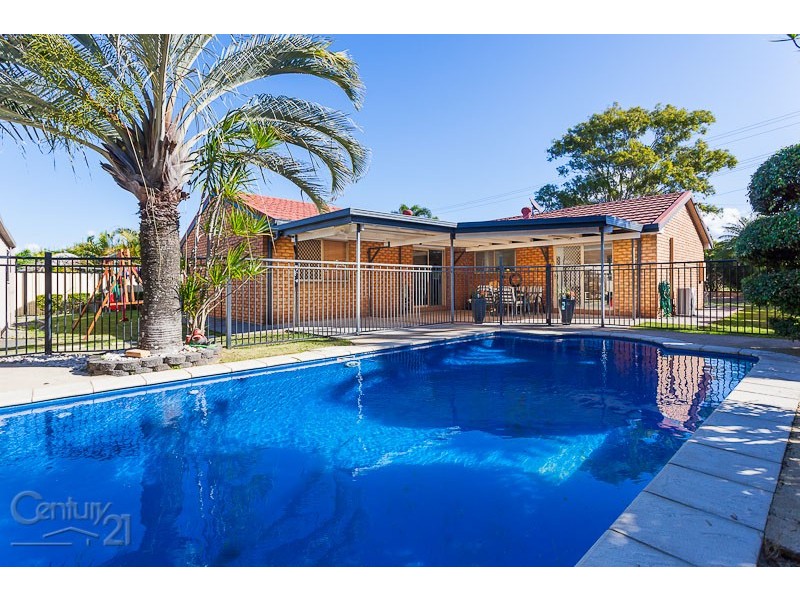 13 School Road, Victoria Point QLD 4165
