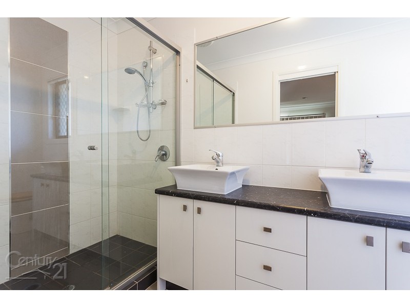10 Mervyn Crescent, Redland Bay QLD 4165