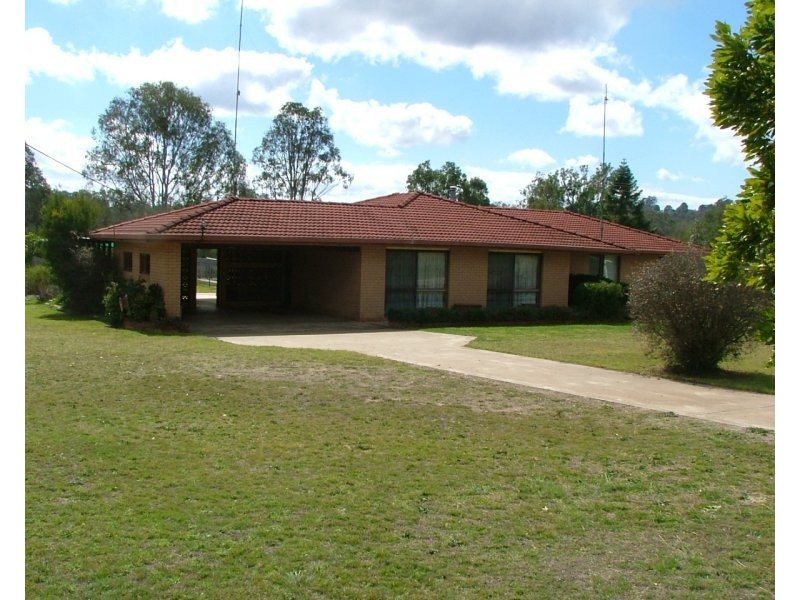 20 Grey Street, Nanango QLD 4615