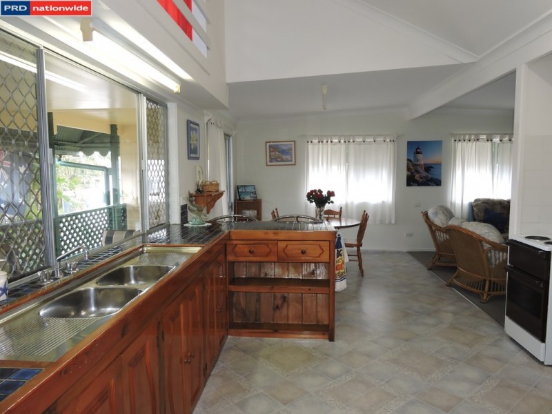 98 Biggs Avenue, Beachmere QLD 4510