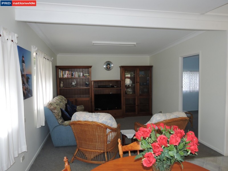 98 Biggs Avenue, Beachmere QLD 4510