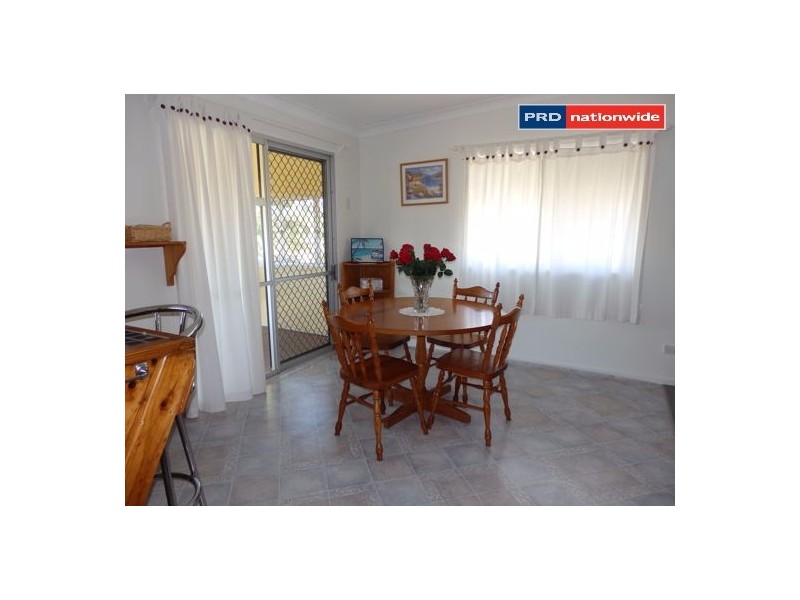 98 Biggs Avenue, Beachmere QLD 4510