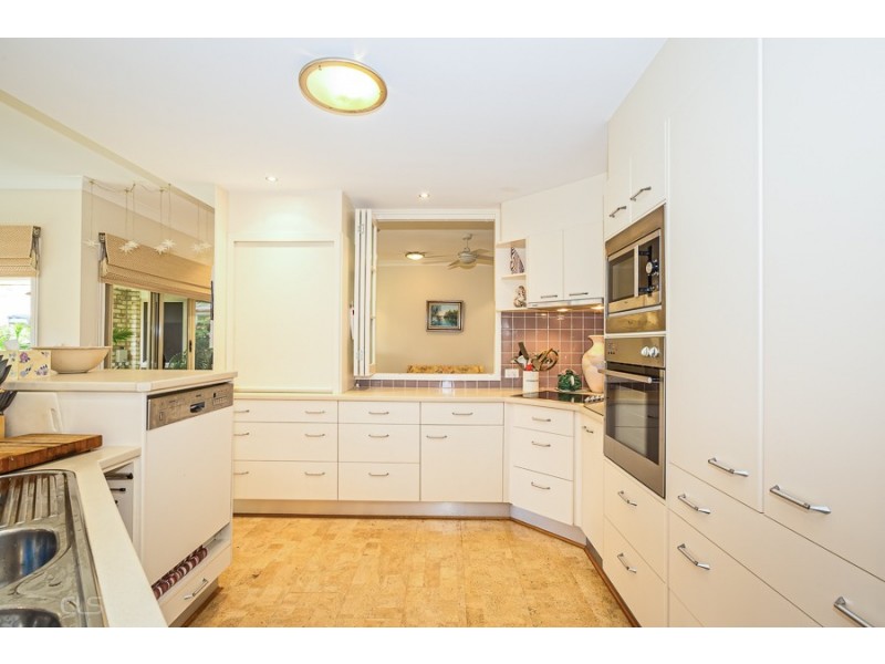 6 Seaforth Street, Sandstone Point QLD 4511