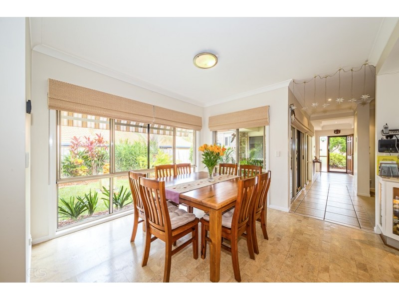 6 Seaforth Street, Sandstone Point QLD 4511