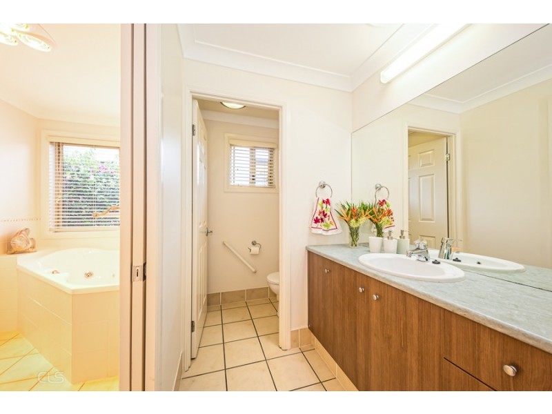 6 Seaforth Street, Sandstone Point QLD 4511