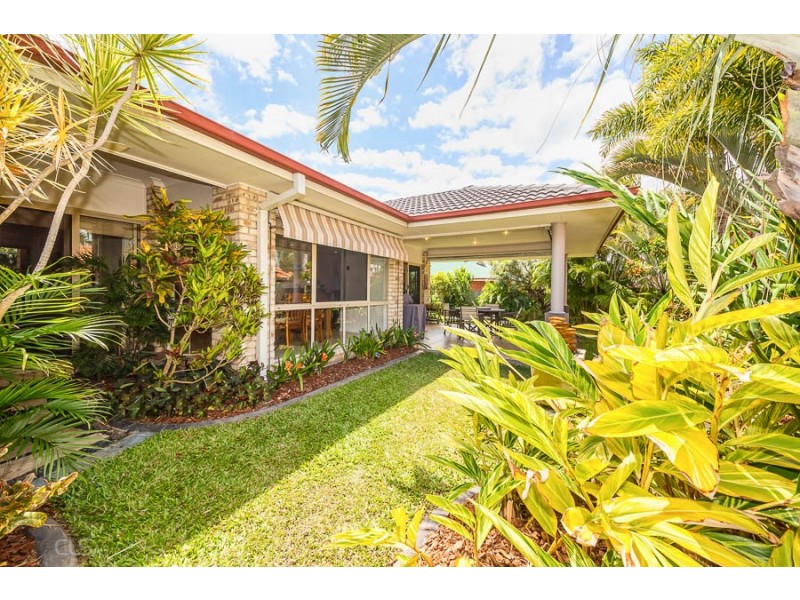 6 Seaforth Street, Sandstone Point QLD 4511