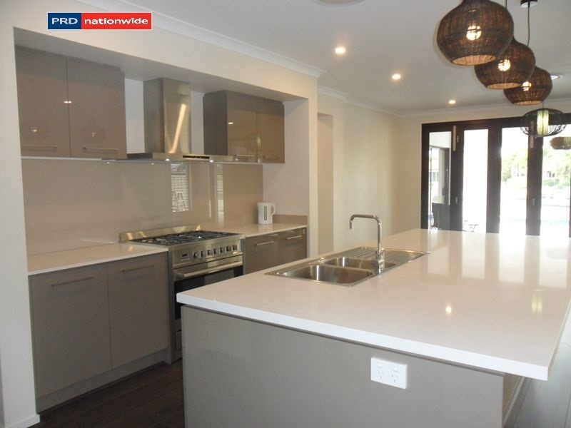121 Voyager Drive, Banksia Beach QLD 4507