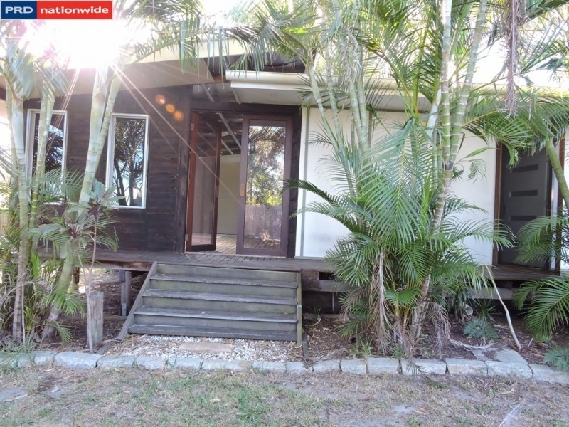 19 HAZELL AVE, Banksia Beach QLD 4507