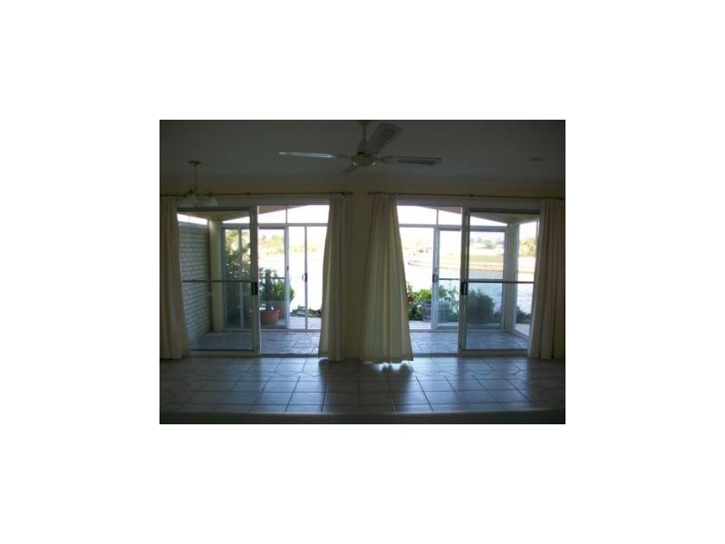 2/7 Bass Ct, Banksia Beach QLD 4507